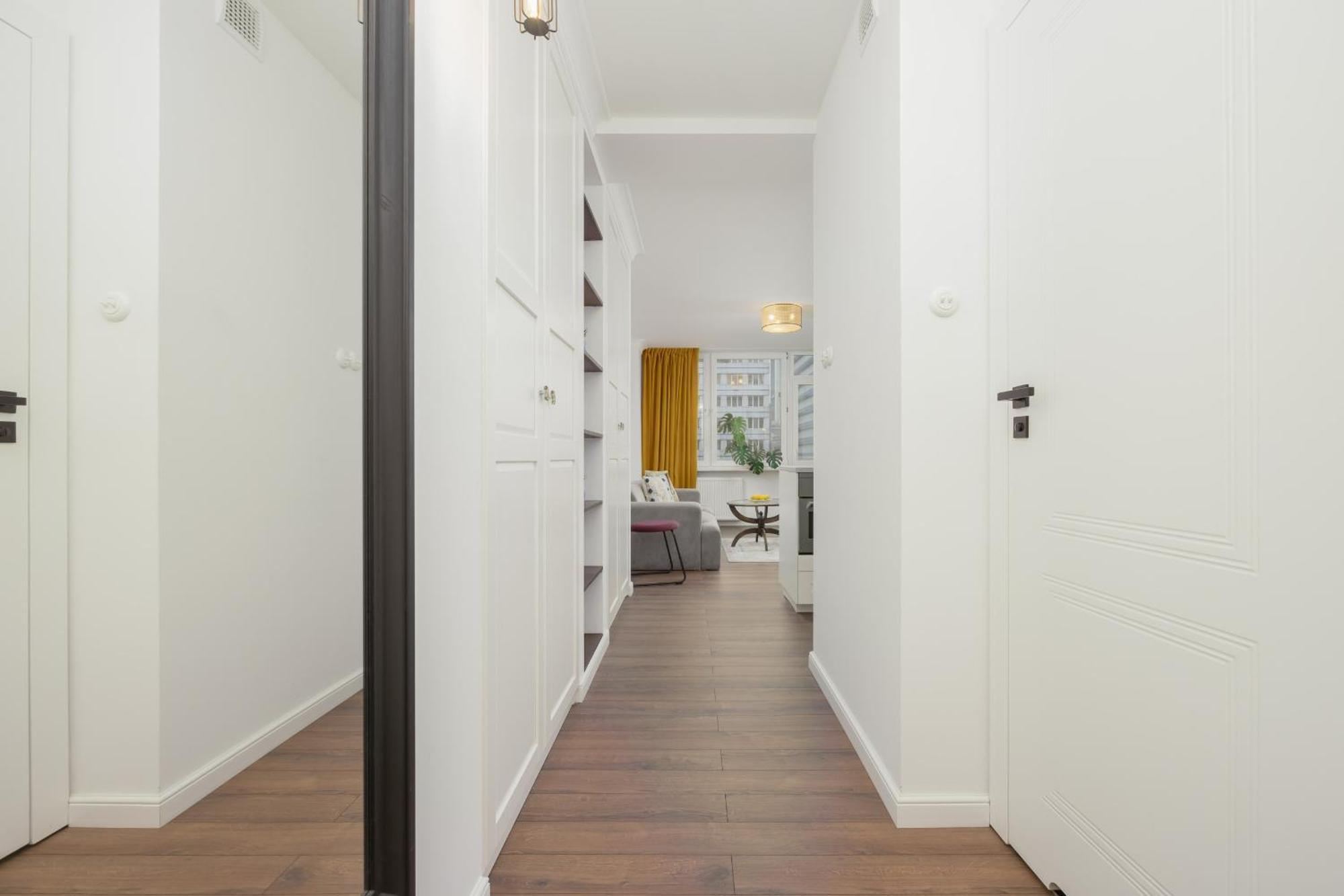 Marszalkowska Stylish Apartment With Balcony Warsaw Center By Noclegi Renters Kültér fotó